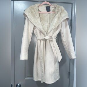 Guess Los Angeles Ivory White Hooded Fur Belted Coat Size Medium